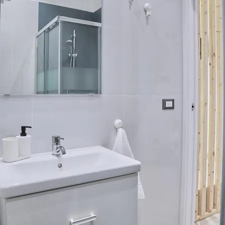 Apartment Benedettini Centre - With Cozy Private Patio