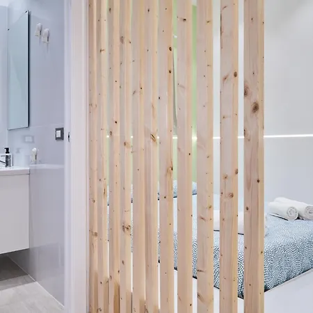 Benedettini Centre - With Cozy Private Patio Apartment *